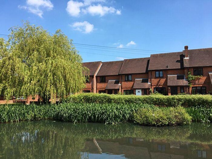 2 Bedroom Terraced House To Rent In Lane End Village, HP14