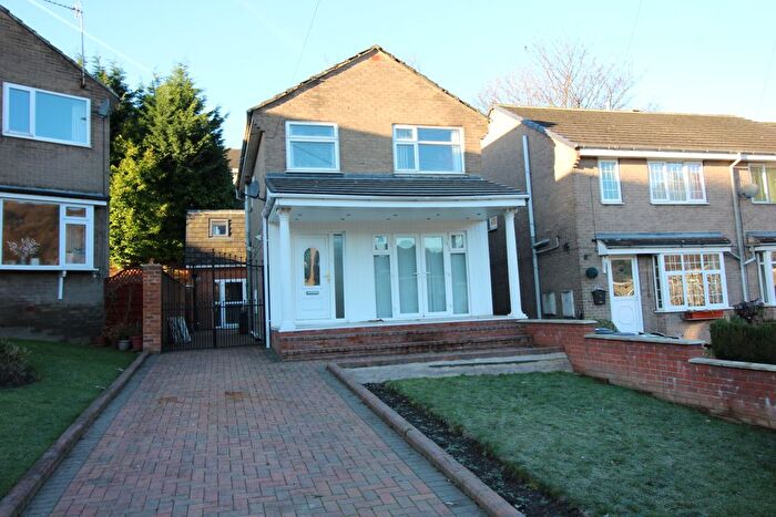 4 Bedroom Detached House To Rent In Thaines Close, Huddersfield, HD2