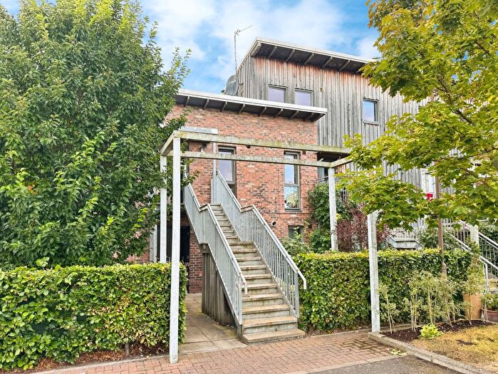 2 Bedroom Flat To Rent In Lang Rigg, South Queensferry, EH30