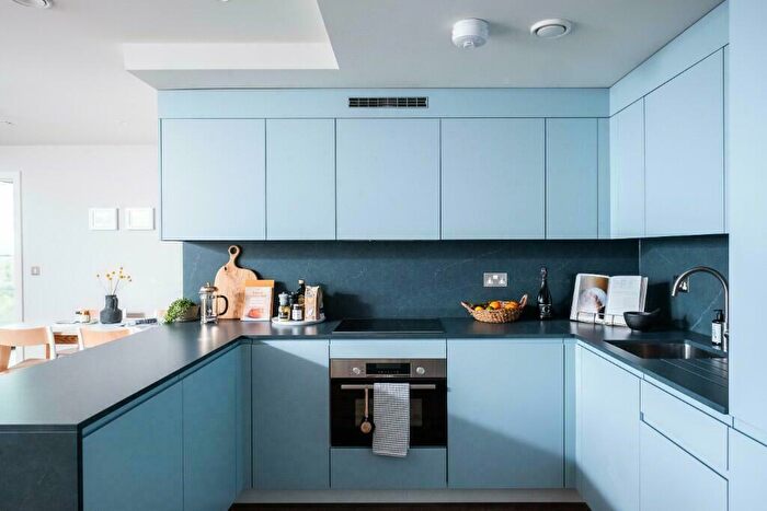 2 Bedroom Apartment To Rent In Commercial Way, Woking, Surrey, GU21