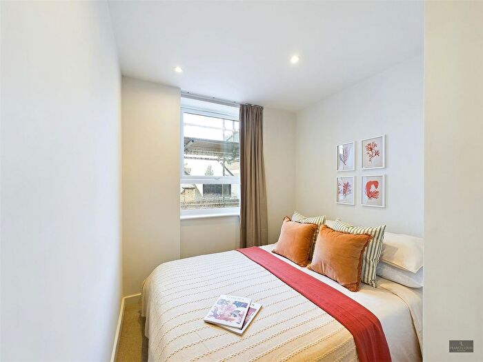 2 Bedroom Flat To Rent In South Street, Exeter, EX1