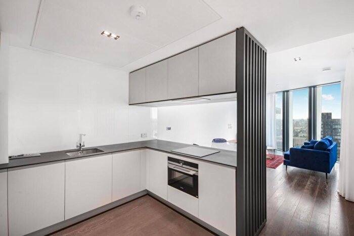 2 Bedroom Apartment To Rent In Amory Tower, Marsh Wall, E14