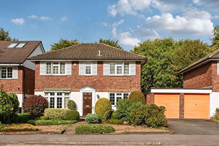 4 Bedroom Detached House For Sale In Freshwood Close, Beckenham, BR3
