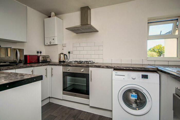 5 Bedroom Flat To Rent In Flat, Leengate, Lenton, NG7