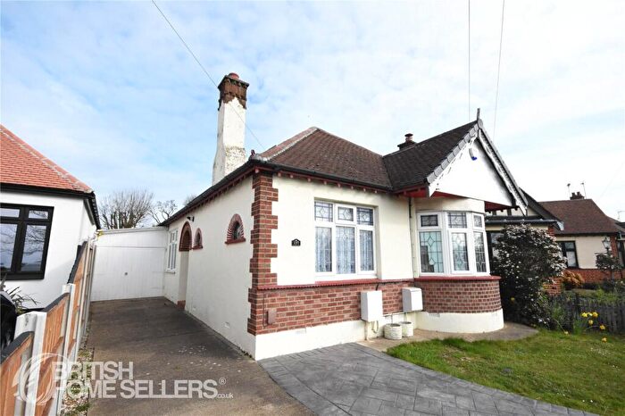 2 Bedroom Detached House For Sale In Blenheim Chase, Leigh-on-Sea, Essex, SS9