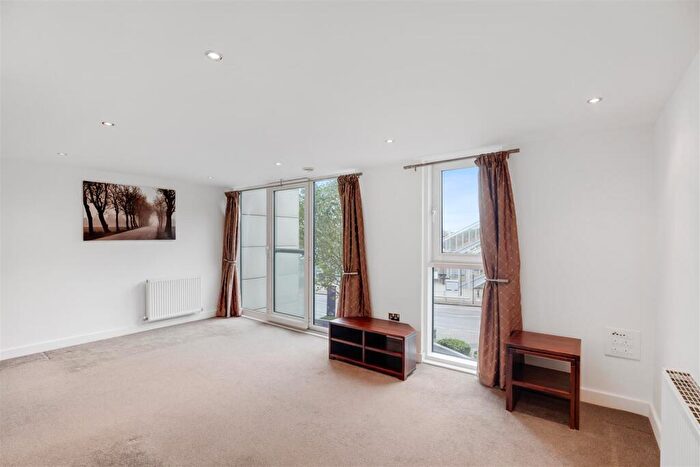 1 Bedroom Apartment For Sale In Atlantic Apartments, Royal Victoria Dock, E16