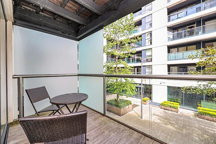 2 Bedroom Flat For Sale In Dance Square, Clerkenwell, EC1V