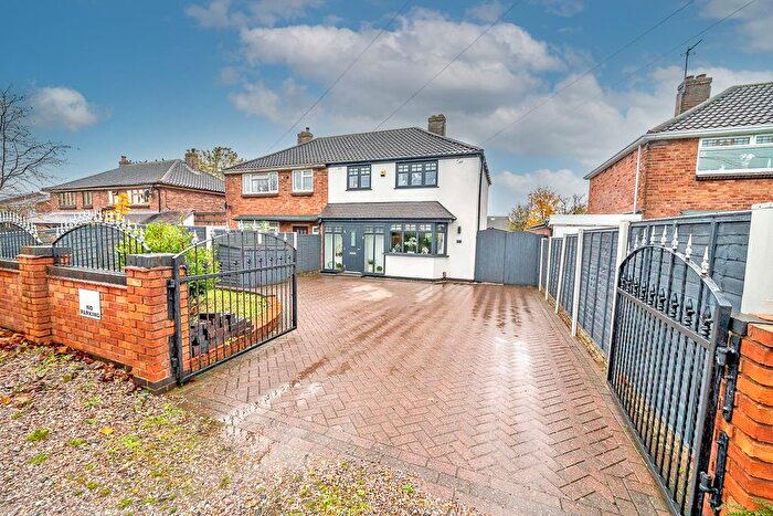3 Bedroom Semi-Detached House For Sale In Cannock Road, Willenhall, WV12