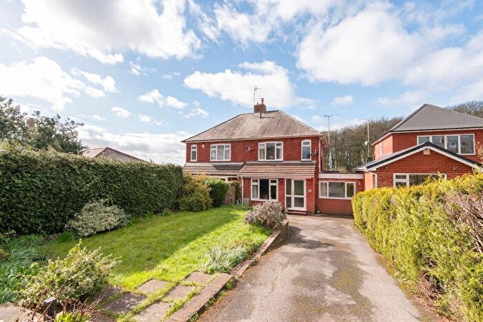 3 Bedroom Semi Detached House For Sale In Hady Lane, Chesterfield, S41