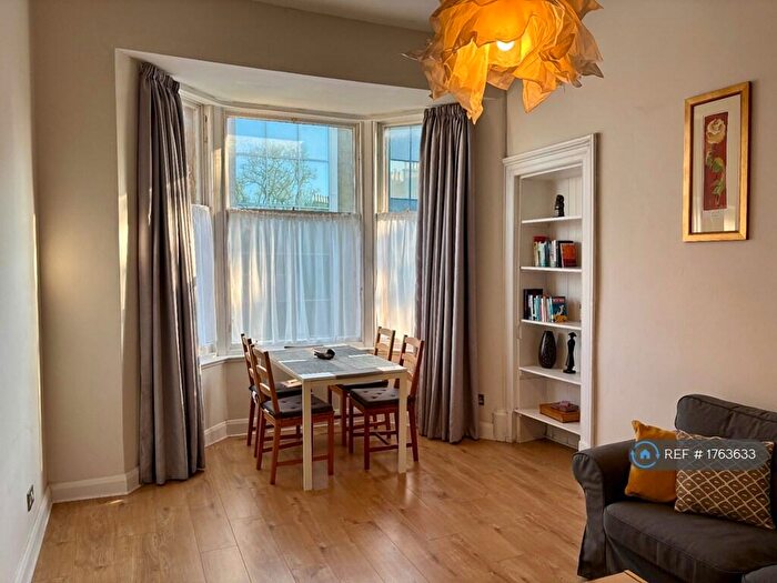 2 Bedroom Flat To Rent In Gibson Street, Glasgow, G12