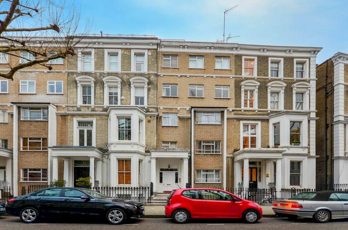 2 Bedroom Flat To Rent In Philbeach Gardens, Earls Court, London, SW5
