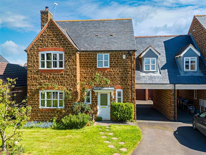 4 Bedroom Link Detached House For Sale In Glover Court, Middleton, Market Harborough, LE16