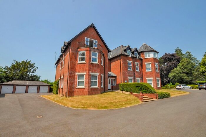 2 Bedroom Flat To Rent In Cranfield Avenue, Wimborne, BH21