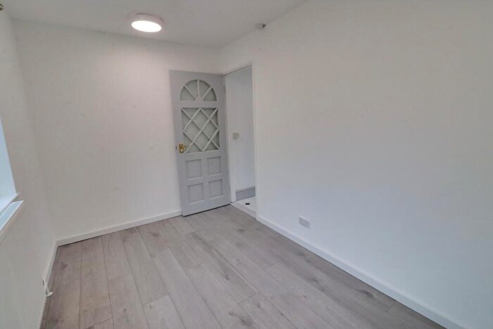 4 Bedroom Semi-Detached House To Rent In Hilda Gardens, Denmead. Unfurn, PO7