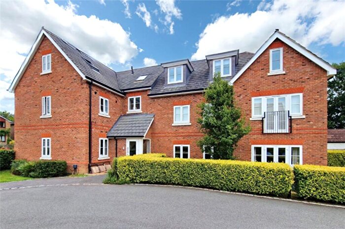 1 Bedroom Apartment For Sale In High Street, Sandhurst, Berkshire, GU47