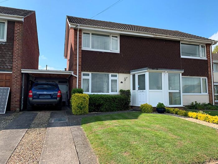 3 Bedroom Semi Detached House For Sale In Highcroft, Woolavington, TA7