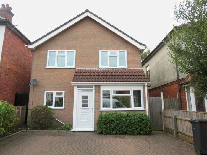 6 Bedroom House To Rent In Bedroom House In Bournemouth, BH9