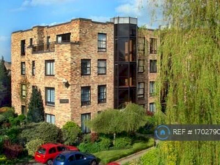 2 Bedroom Flat To Rent In Broadmeadows, Cambridge, CB4