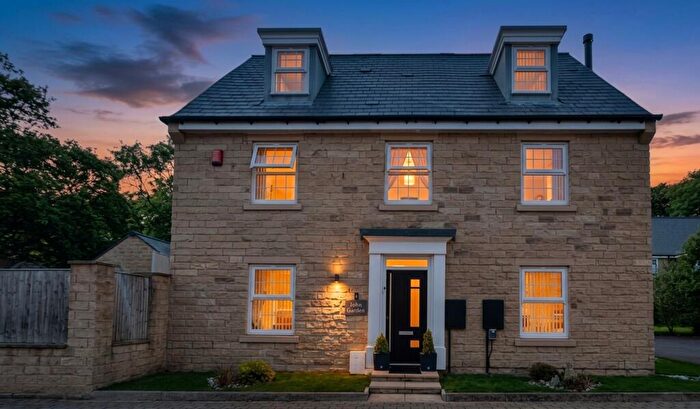 5 Bedroom Detached House For Sale In Siskin Gardens, Netherton, HD4