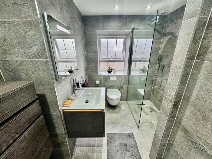 4 Bedroom Detached House For Sale In Main Road, Higher Kinnerton, CH4