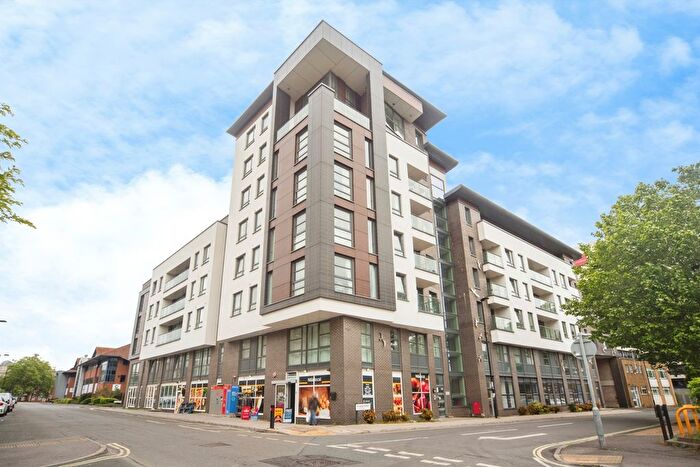 2 Bedroom Flat For Sale In Empress Heights, College Street, Southampton, Hampshire, SO14