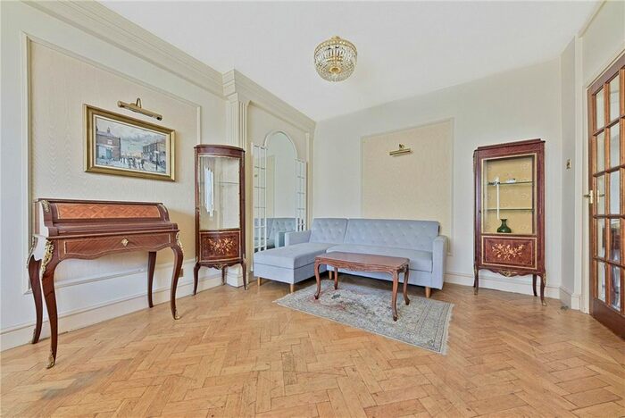 1 Bedroom Flat To Rent In Park Crescent, London, W1B