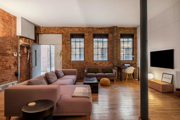 1 Bedroom Flat To Rent In Cyntra Place, Hackney, E8