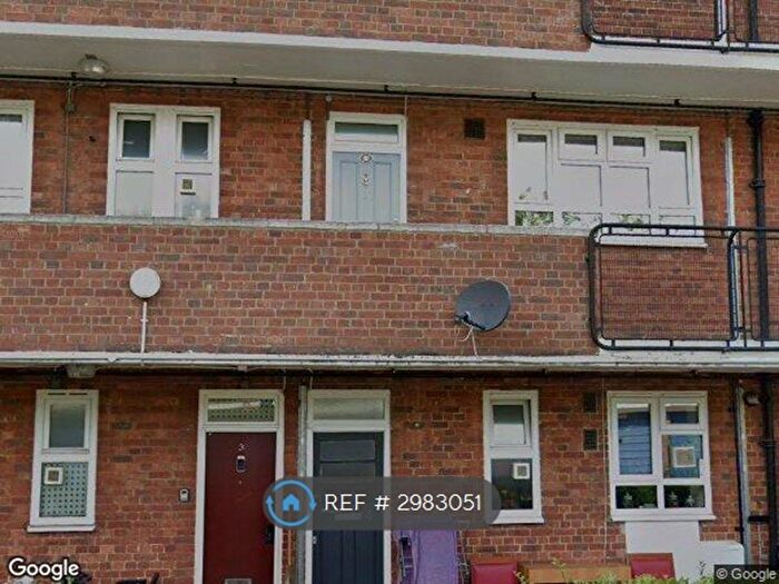 3 Bedroom Flat To Rent In Grierson House, London, SW16