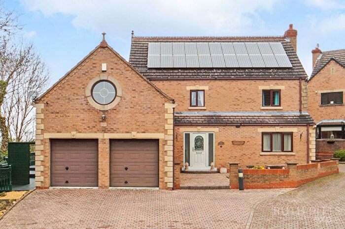 5 Bedroom Detached House For Sale In Manor View, Upton, WF9