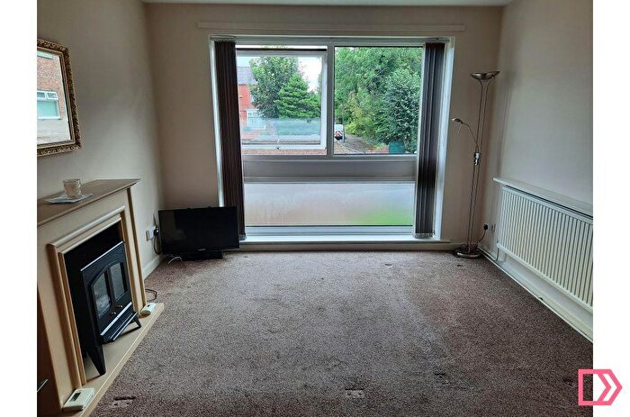 1 Bedroom Flat To Rent In Sunningdale Court, Kensington Grove, Manchester, M34