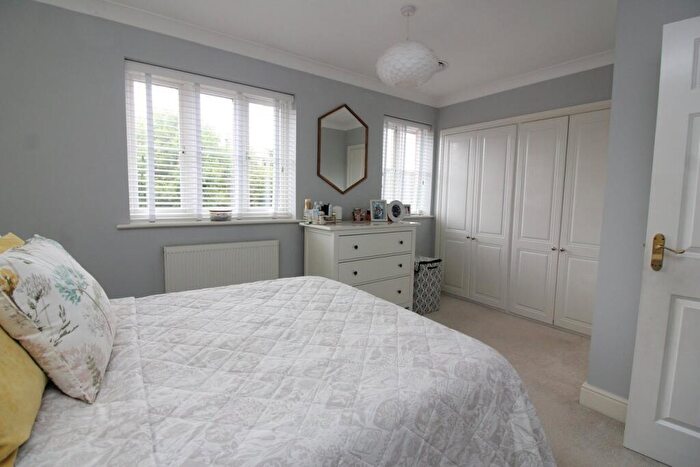 3 Bedroom End Of Terrace House For Sale In Jubilee Close, Henlow, SG16