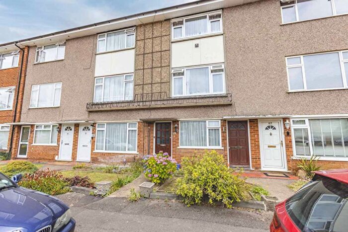 2 Bedroom Maisonette For Sale In St Davids Close, Iver Heath, SL0
