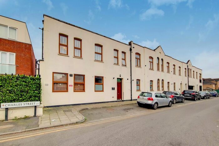 2 Bedroom Flat To Rent In Karyatis Court, Bush Hill Park, Enfield, EN1