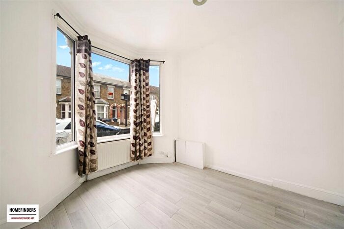 5 Bedroom Detached House To Rent In Kimberley Road, Edmonton, N18