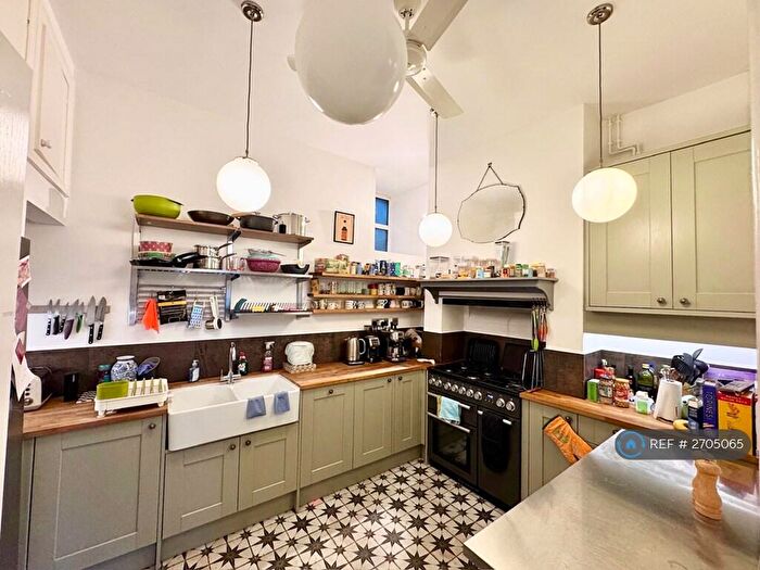 3 Bedroom End Of Terrace House To Rent In Southernhay Avenue, Bristol, BS8