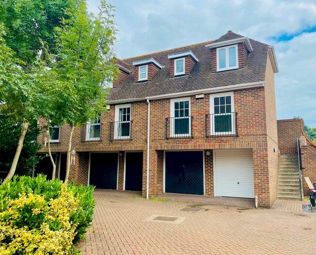 1 Bedroom Property To Rent In Ospringe Street, Faversham, ME13