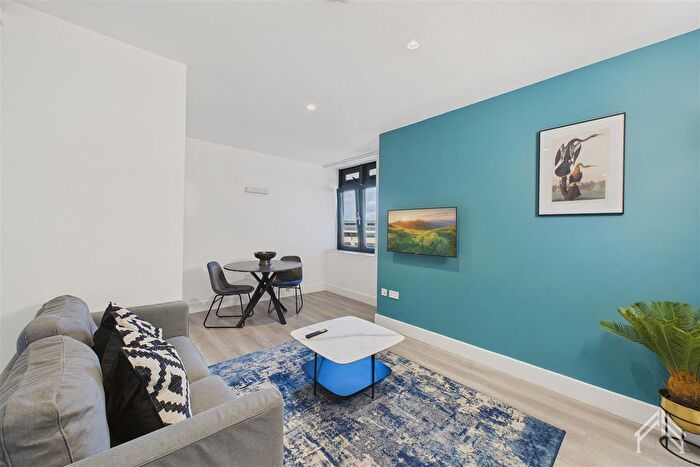 Studio To Rent In Park Hill House, Brentford, TW8