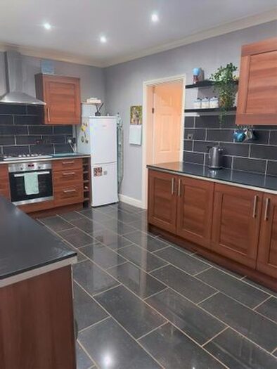 3 Bedroom End Of Terrace House To Rent In Boulevard Avenue, Grimsby DN31