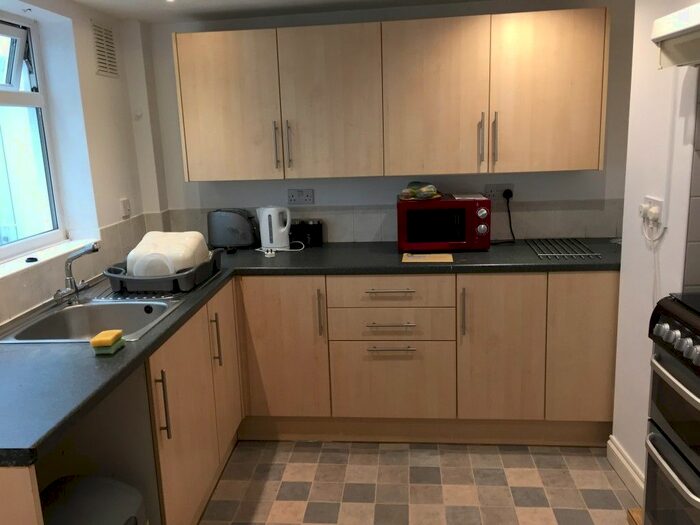 4 Bedroom Terraced House To Rent In Nelson Street, Plymouth, PL4