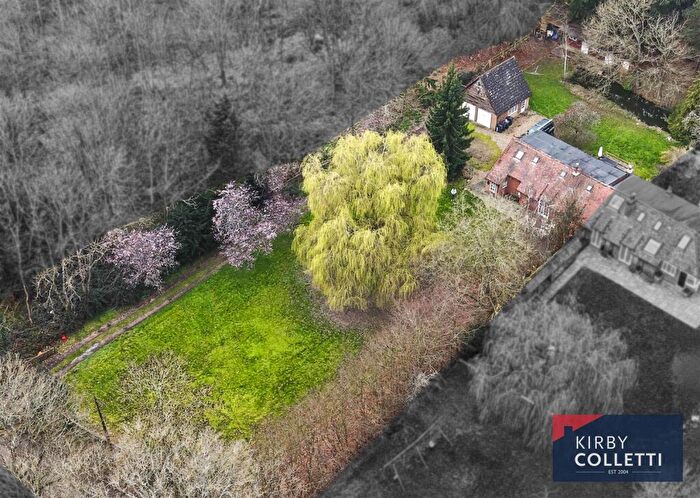 4 Bedroom Semi-Detached Bungalow For Sale In Goose Green, Hoddesdon, EN11