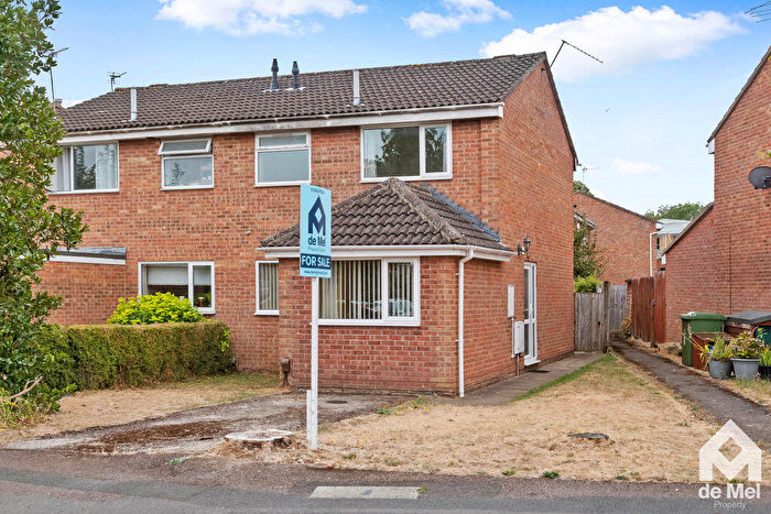 5 Bedroom Semi Detached House For Sale In Marsh Gardens, Cheltenham, GL51