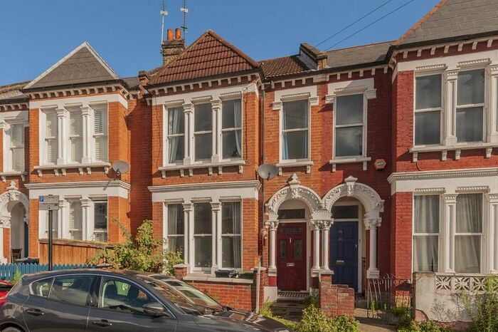 1 Bedroom Flat To Rent In Voltaire Road, London, SW4