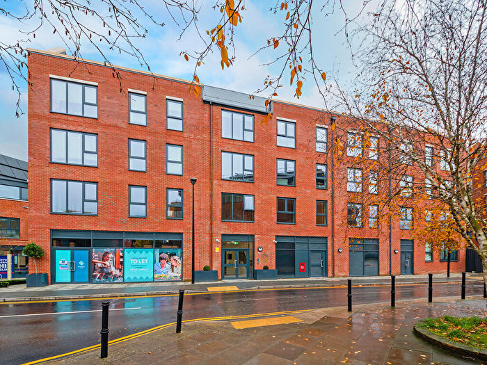 2 Bedroom Apartment To Rent In Weavers Yard, Newbury Newbury, RG14