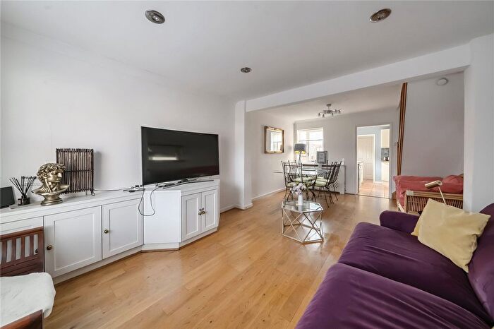 3 Bedroom End Terrace House For Sale In Oxford Road, Windsor, Berkshire, SL4