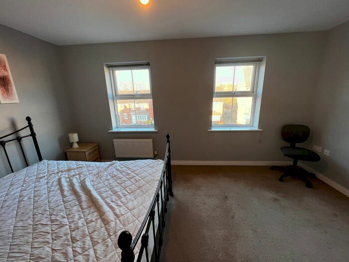 1 Bedroom Flat To Rent In Vistula Crescent, Swindon, SN25