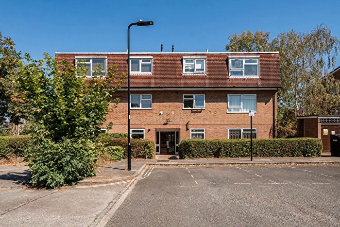 1 Bedroom Flat For Sale In Rowan Close, Ealing, London, W5