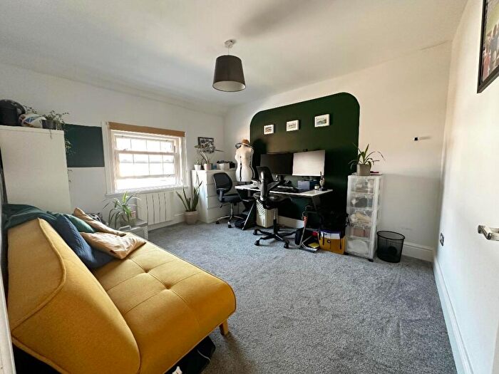 2 Bedroom Apartment For Sale In West Rock, Saltisford, Warwick, CV34