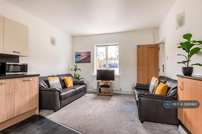 5 Bedroom Semi-Detached House To Rent In Colbourne Avenue, Brighton, BN2