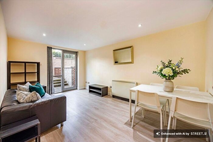 2 Bedroom Flat To Rent In Upper College Street, Nottingham, NG1