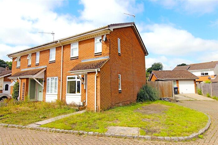 2 Bedroom End Of Terrace House To Rent In Broom Field, Lightwater, GU18